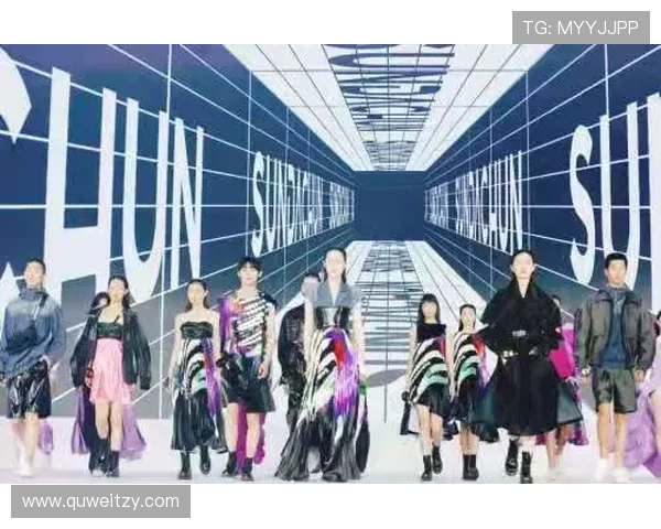 足球明星装饰画精选大全展现球场传奇与艺术魅力的完美结合